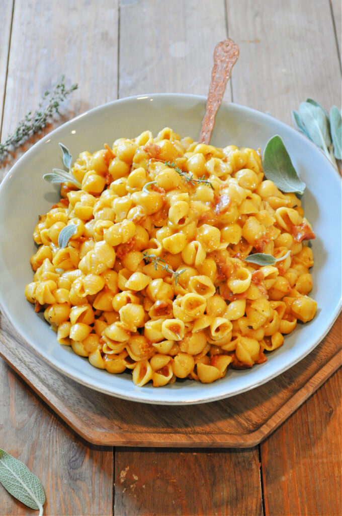 Vegan One Pot Pumpkin "Bacon" Mac and Cheese Rabbit and Wolves