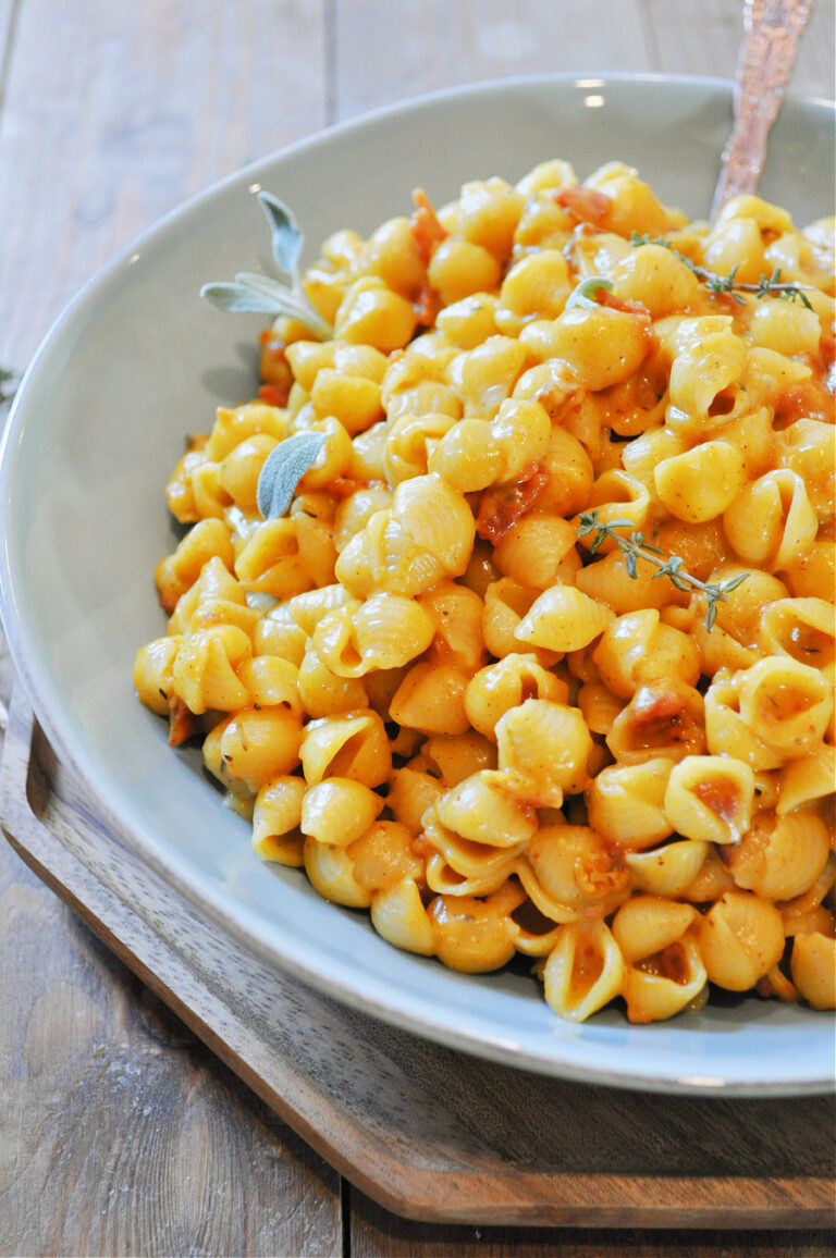 Vegan One Pot Pumpkin "Bacon" Mac and Cheese Rabbit and Wolves