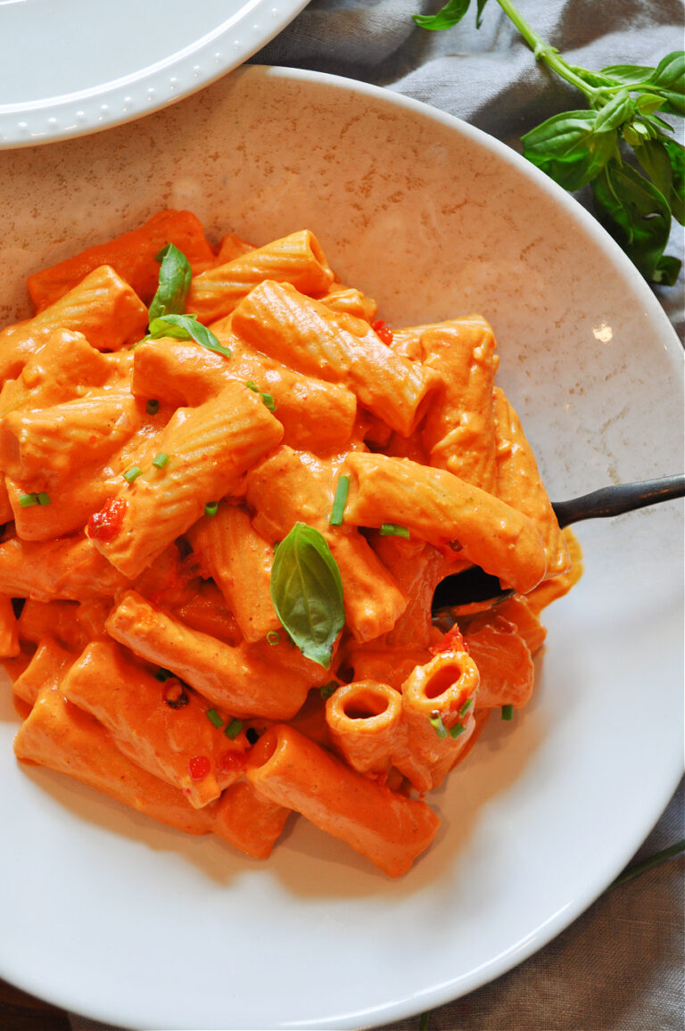 Vegan Creamy Calabrian Chili Rigatoni - Rabbit and Wolves